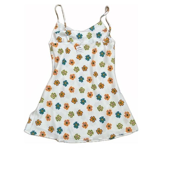 ⭐️COTTON ON - SATIN FLORAL A-LINE DRESS IN WHITE - Picture 2 of 4